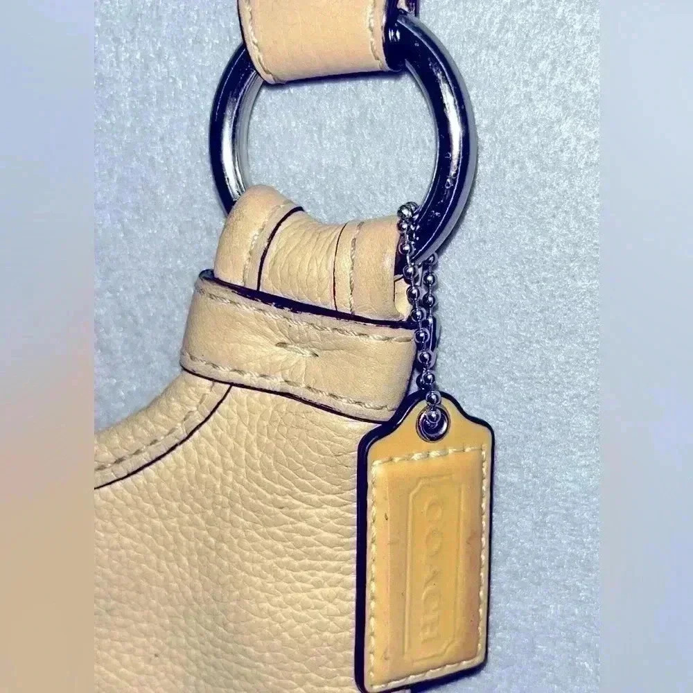 Coach Penelope Crossbody pebbled leather Bag Purse Hippie snap close Adj strap - Picture 4 of 13